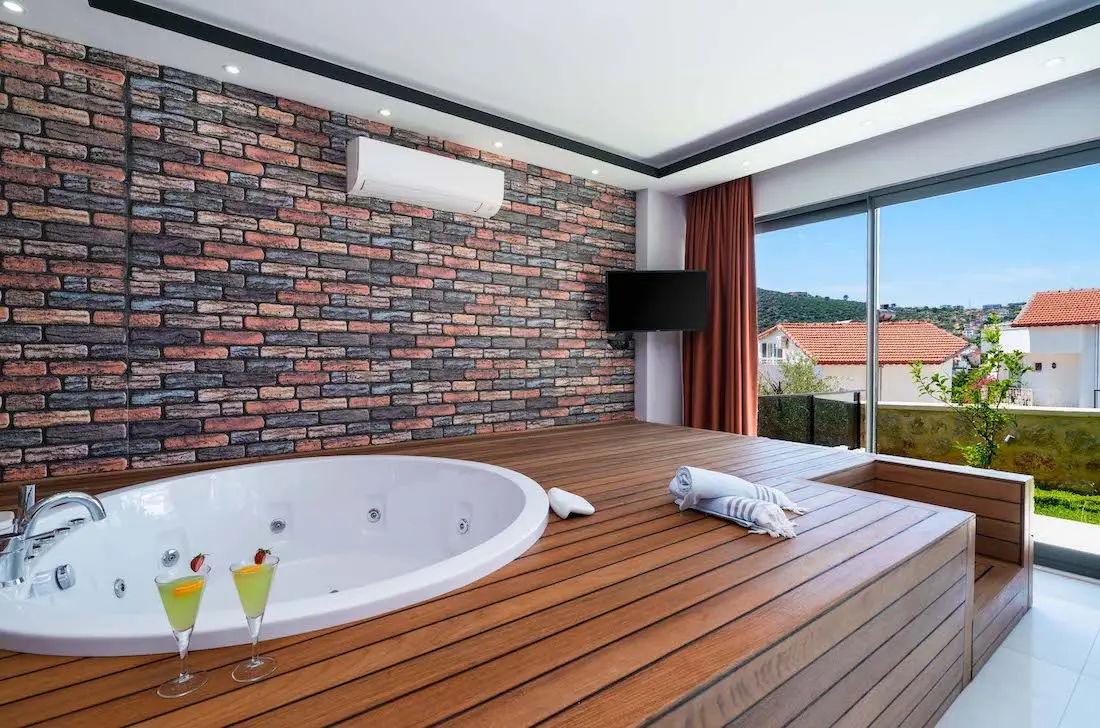 Jacuzzi tub